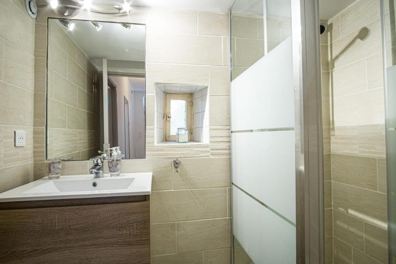 איל-סור-לה-סורג Maison Avec Jardin Proche Du Centre-Ville Isle-Sur-La-Sorgue מראה חיצוני תמונה