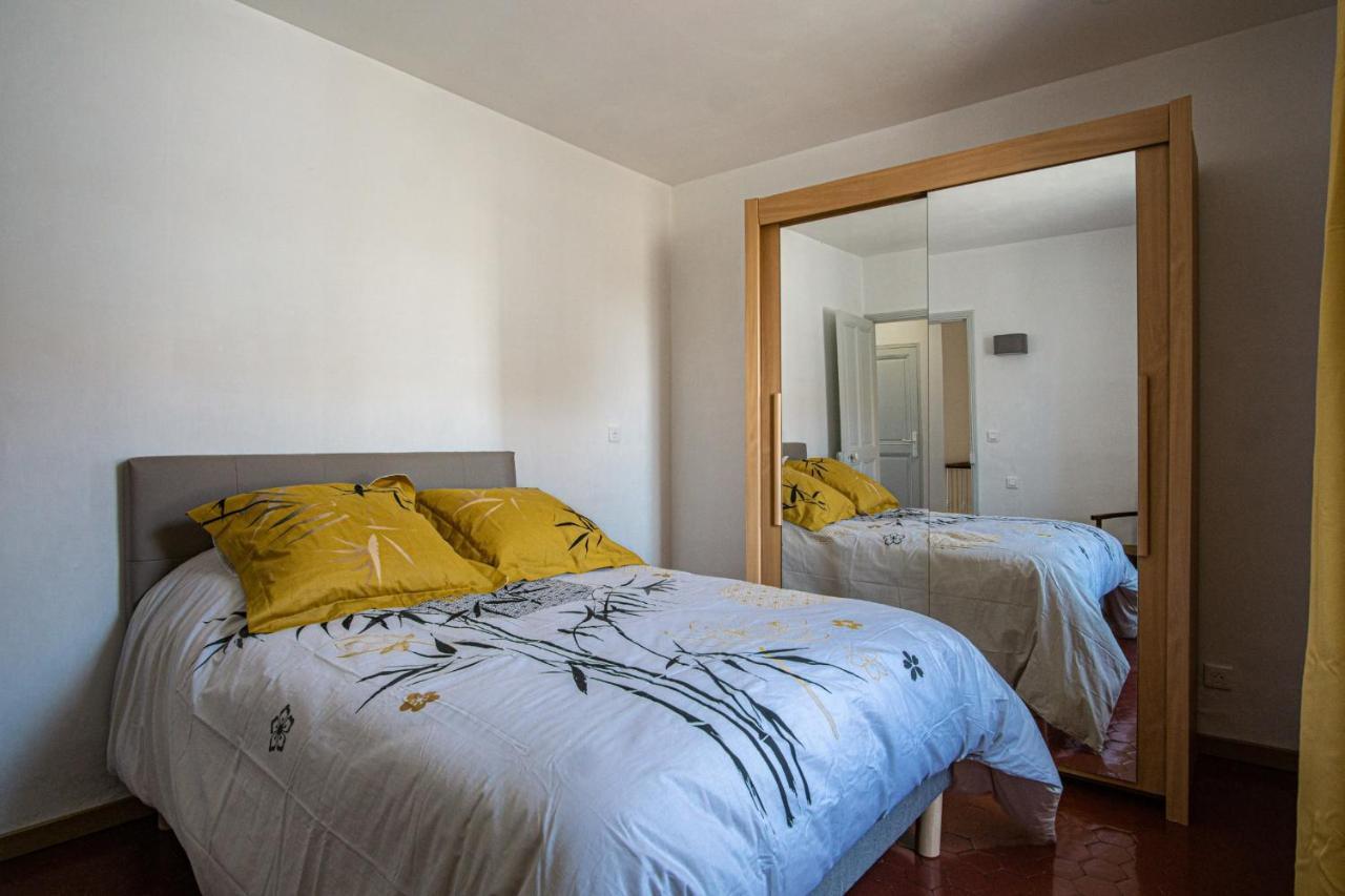 איל-סור-לה-סורג Maison Avec Jardin Proche Du Centre-Ville Isle-Sur-La-Sorgue מראה חיצוני תמונה